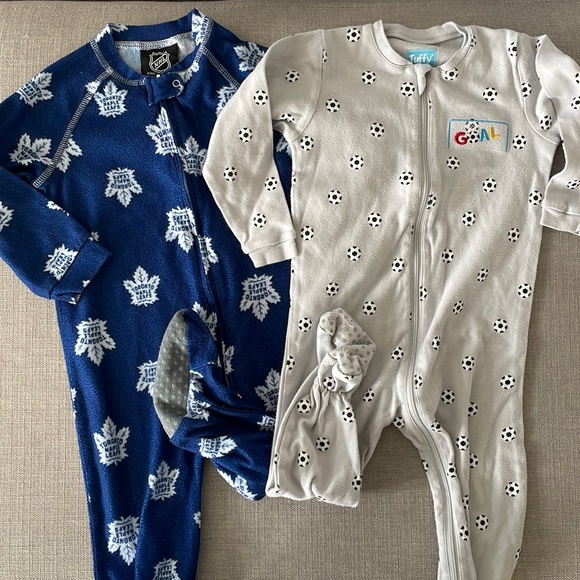 18m footed sports pajamas - bundle of 2 soccer ball and hockey - Picture 1 of 6